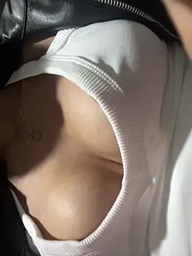 Leo roze online show from April 2026 12:45:01 AM