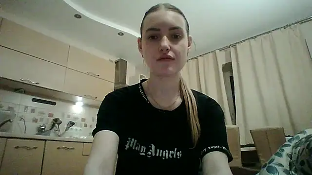 Snapshot of Lisanta chatting on May 2026 07:30:01 PM Lisanta online show from May 2026 07:30:01 PM