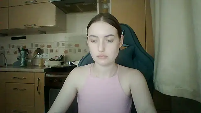 Lisanta online show from June 2026 07:56:02 PM