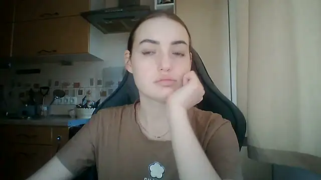 Lisanta online show from June 2026 03:03:02 PM