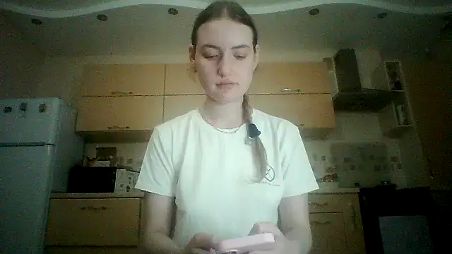 Lisanta online show from July 2026 08:15:02 PM