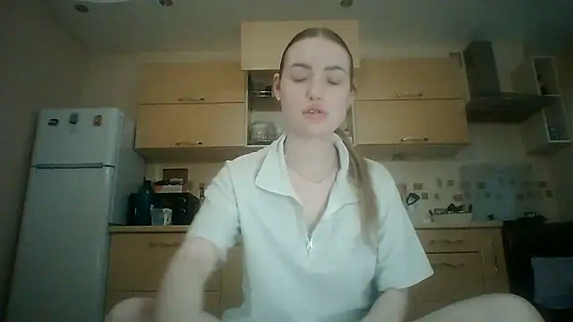 Lisanta online show from July 2026 02:49:02 AM