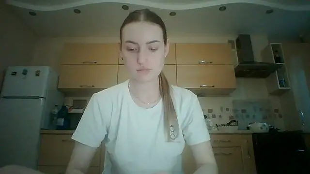 Lisanta online show from July 2026 04:44:01 PM