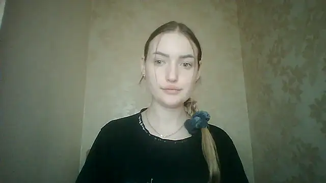 Lisanta online show from July 2026 08:33:02 PM