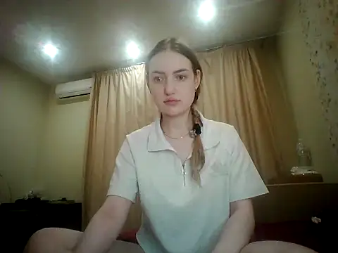 Lisanta online show from July 2026 07:04:01 PM