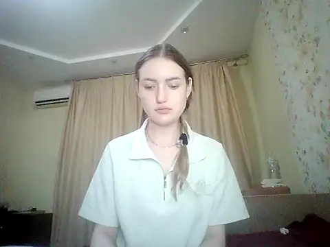 Lisanta online show from July 2026 07:39:01 PM