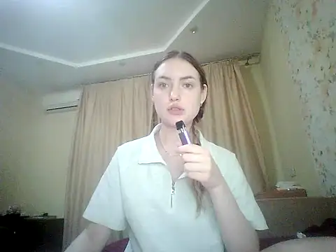 Lisanta online show from July 2026 09:03:02 PM