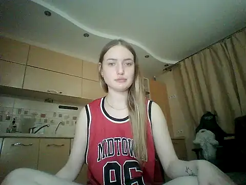 Lisanta online show from August 2026 07:23:02 PM