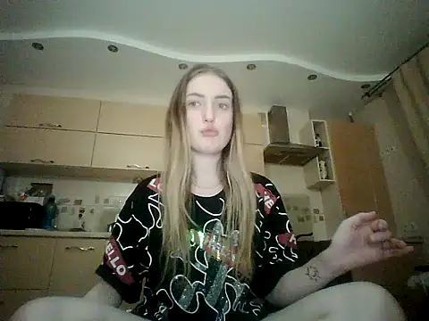 Lisanta online show from August 2026 07:38:01 PM