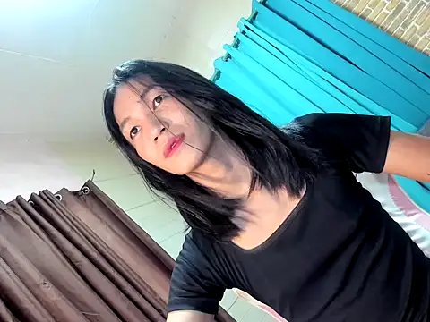 urnaughty kim online show from June 2026 03:39:01 AM