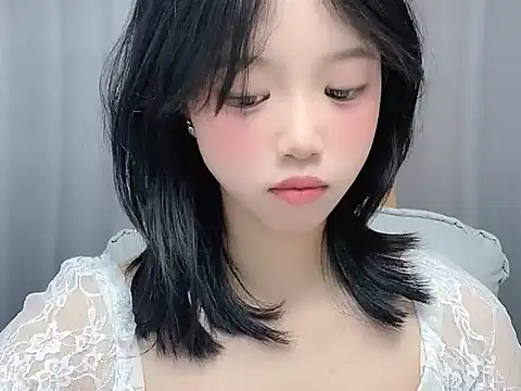 TwinXXyan online show from April 2026 01:36:02 PM