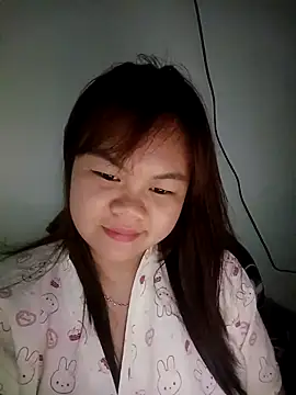 Truxcy1 online show from April 2026 05:54:01 PM