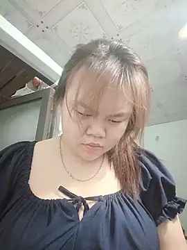 Truxcy1 online show from May 2026 05:53:01 PM