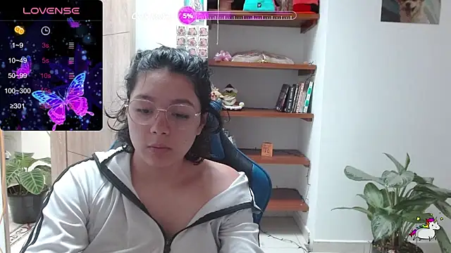 trixietangg online show from April 2026 04:54:02 PM