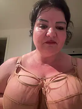 Snapshot of curvymilfmicha chatting on July 2026 08:46:01 PM curvymilfmicha online show from July 2026 08:46:01 PM