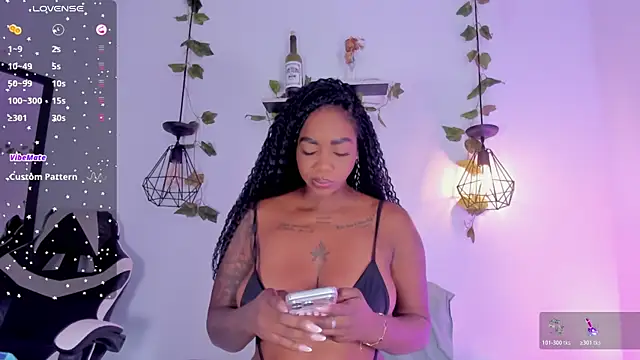 venusmillan22 online show from May 2026 02:00:01 PM