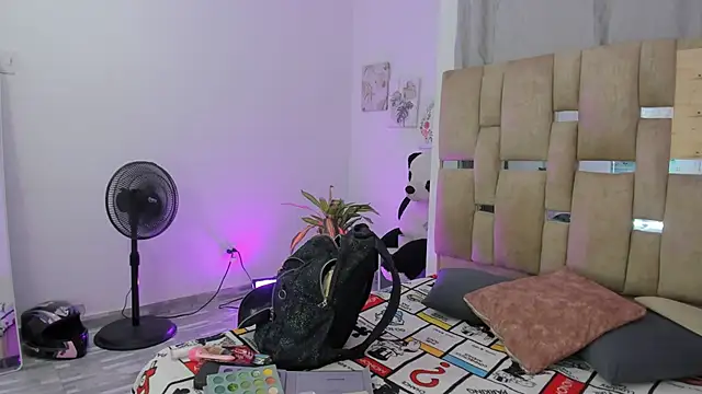 Natasha028  online show from April 2026 11:37:01 AM