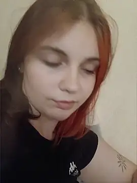 LoisFox online show from April 2026 08:43:02 PM