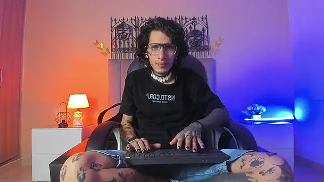 Vergil Noir  online show from May 2026 03:55:02 AM