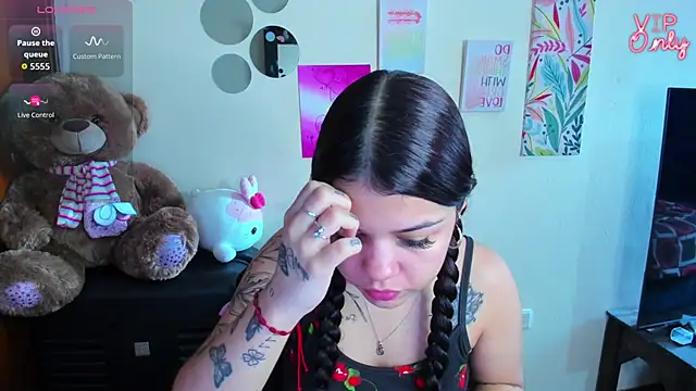 Snapshot of angelina_77 chatting on June 2026 03:11:02 PM angelina 77 online show from June 2026 03:11:02 PM