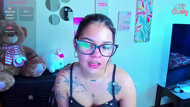 Snapshot of angelina_77 chatting on June 2026 04:20:02 PM angelina 77 online show from June 2026 04:20:02 PM