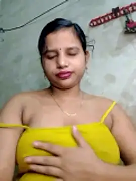 Snapshot of Nigar_Hatun chatting on April 2026 04:57:02 PM Nigar Hatun online show from April 2026 04:57:02 PM