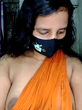 Snapshot of Nigar_Hatun chatting on May 2026 09:35:02 PM Nigar Hatun online show from May 2026 09:35:02 PM