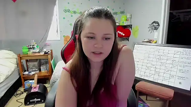 Snapshot of DelilaFields2 chatting on May 2026 06:57:02 PM DelilaFields2 online show from May 2026 06:57:02 PM