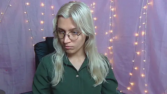 RubyDaviss online show from May 2026 06:00:01 AM