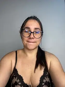 mia khalaf online show from May 2026 02:39:01 AM