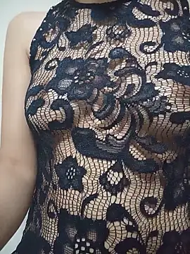 Loulou-33 online show from May 2026 09:15:01 AM