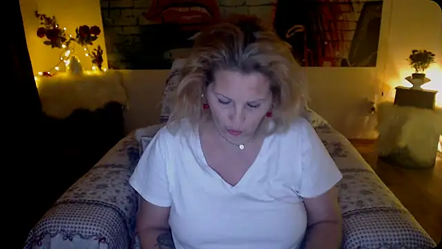 Divineblond online show from March 2025 11:21:02 PM