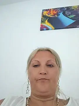 Snapshot of Divineblond chatting on July 2026 11:23:02 AM Divineblond online show from July 2026 11:23:02 AM