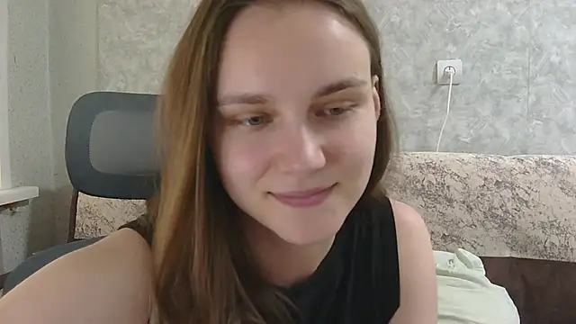 Snapshot of DolcezzaCream chatting on June 2026 04:22:02 PM DolcezzaCream online show from June 2026 04:22:02 PM