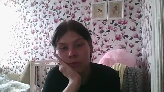 EmmaDavee online show from April 2026 10:29:01 AM