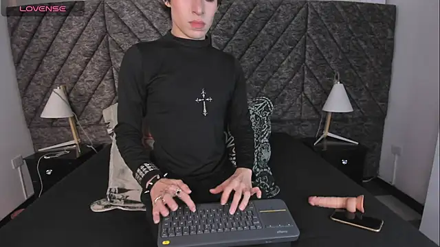 DemonFoxx online show from June 2026 12:04:02 PM