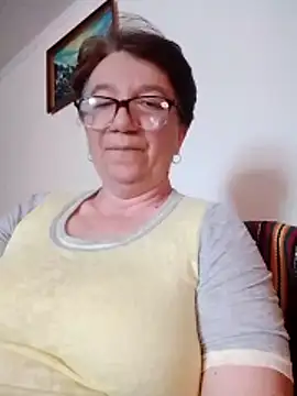 Snapshot of KetQueen101 chatting on May 2026 08:11:01 AM KetQueen101 online show from May 2026 08:11:01 AM