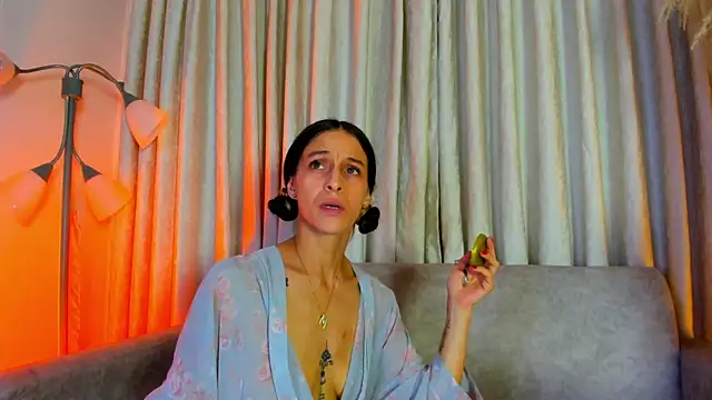 Snapshot of TinaJaneo_01 chatting on June 2026 07:39:01 AM TinaJaneo 01 online show from June 2026 07:39:01 AM
