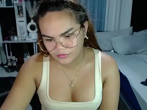 Snapshot of Kendallfoxx chatting on June 2026 06:02:01 PM Kendallfoxx online show from June 2026 06:02:01 PM