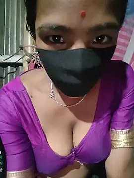 cuty-queen online show from June 2026 05:51:01 PM