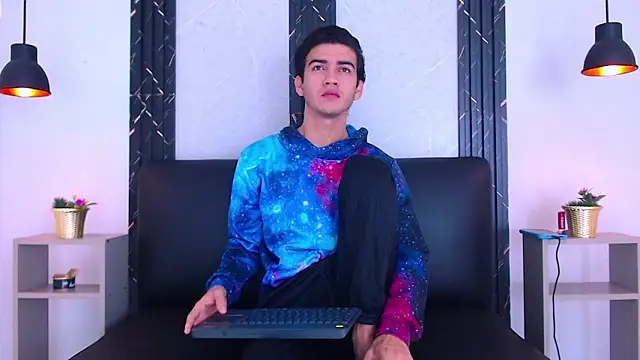 Feiccer Castquer online show from April 2026 11:15:02 AM