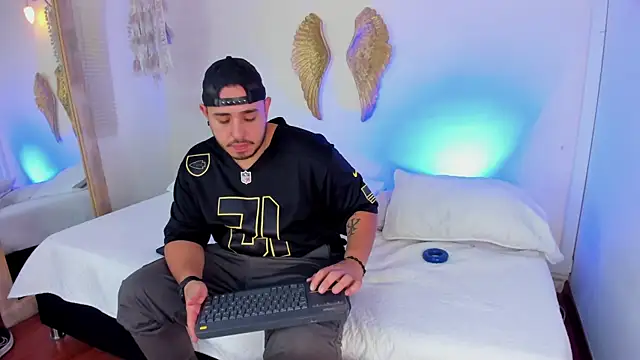 ChrisWyles online show from April 2026 11:37:01 AM