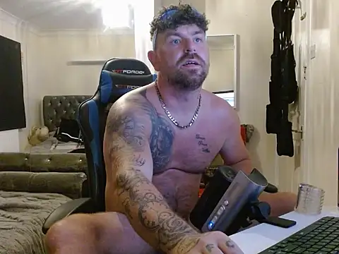 Snapshot of Naughtybihubbyxx chatting on July 2026 09:19:01 PM Naughtybihubbyxx online show from July 2026 09:19:01 PM