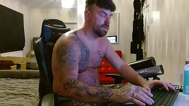 Snapshot of Naughtybihubbyxx chatting on July 2026 09:06:02 PM Naughtybihubbyxx online show from July 2026 09:06:02 PM