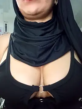 Snapshot of nadia__abaud chatting on January 2025 05:14:01 AM nadia abaud online show from January 2025 05:14:01 AM