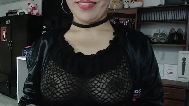 Snapshot of nadia__abaud chatting on February 2025 12:38:02 AM nadia abaud online show from February 2025 12:38:02 AM