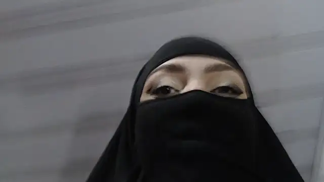 nadia  abaud online show from June 2026 05:56:01 AM