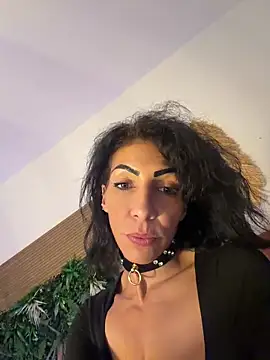 Yasmiinee online show from May 2026 07:04:01 PM