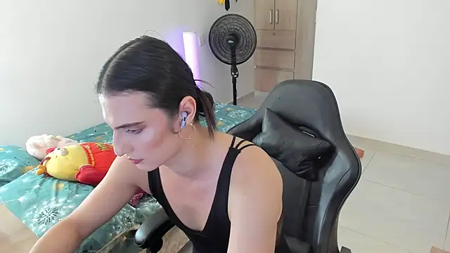  shantallskinny  online show from June 2026 09:53:02 PM