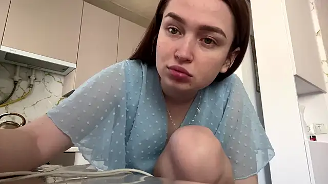 Snapshot of Chloooee chatting on May 2026 10:42:02 AM Chloooee online show from May 2026 10:42:02 AM